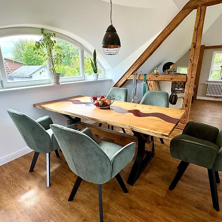 Kaepitaenshaus Zum Pluemper Ahrenshoop