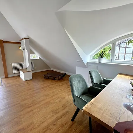 Kaepitaenshaus Zum Pluemper * Ahrenshoop