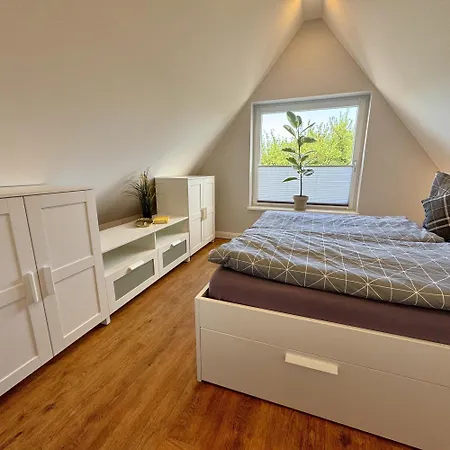 Apartament Kaepitaenshaus Zum Pluemper Ahrenshoop