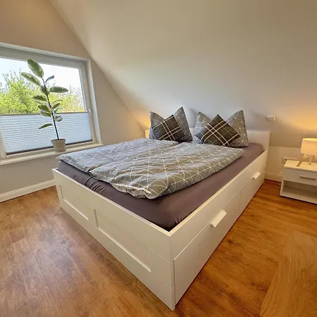Kaepitaenshaus Zum Pluemper Apartament Ahrenshoop